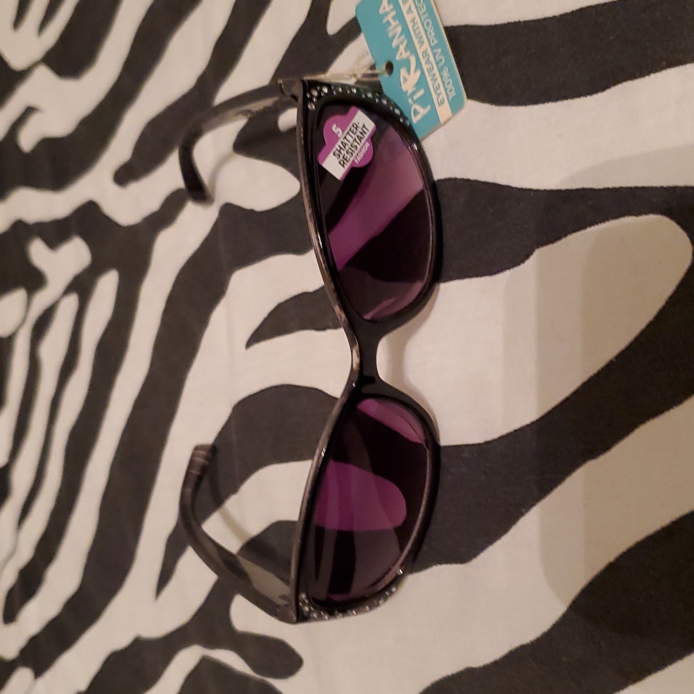 Women's Piranha sunglasses NWT- Santa Fe